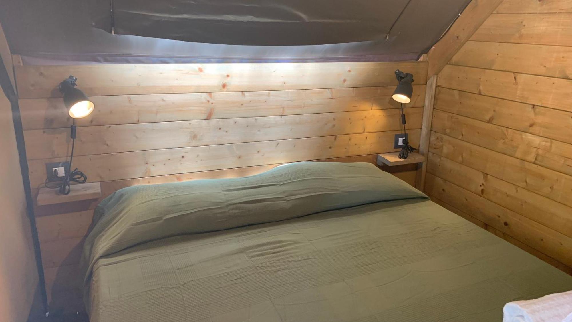 Il Pampaleone Glamping And Resort Ачиреале Номер фото